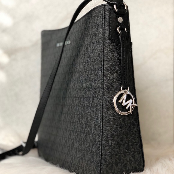 ❌SOLD❌MICHAEL KORS LG CROSSBODY BAG & WALLET - Picture 3 of 7